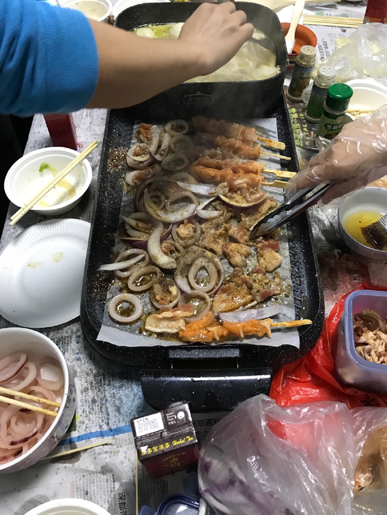 時(shí)運(yùn)電子員工自助燒烤大餐，生活多姿多彩